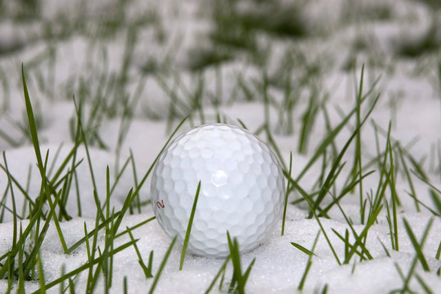 What To Wear Golfing in Cold Weather: Complete Guide - inPhorm NYC
