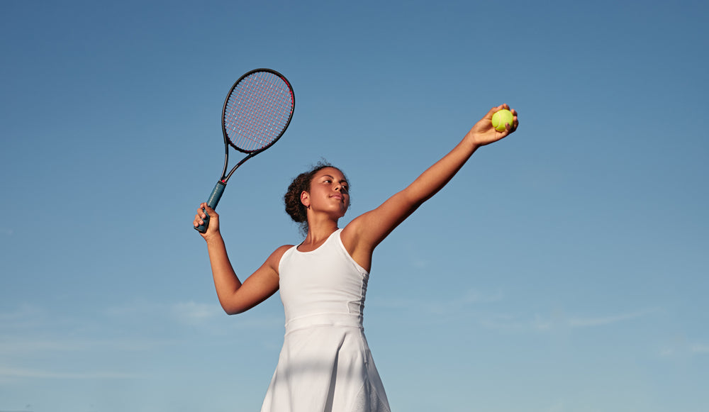 Can you wear a tennis dress to play golf?