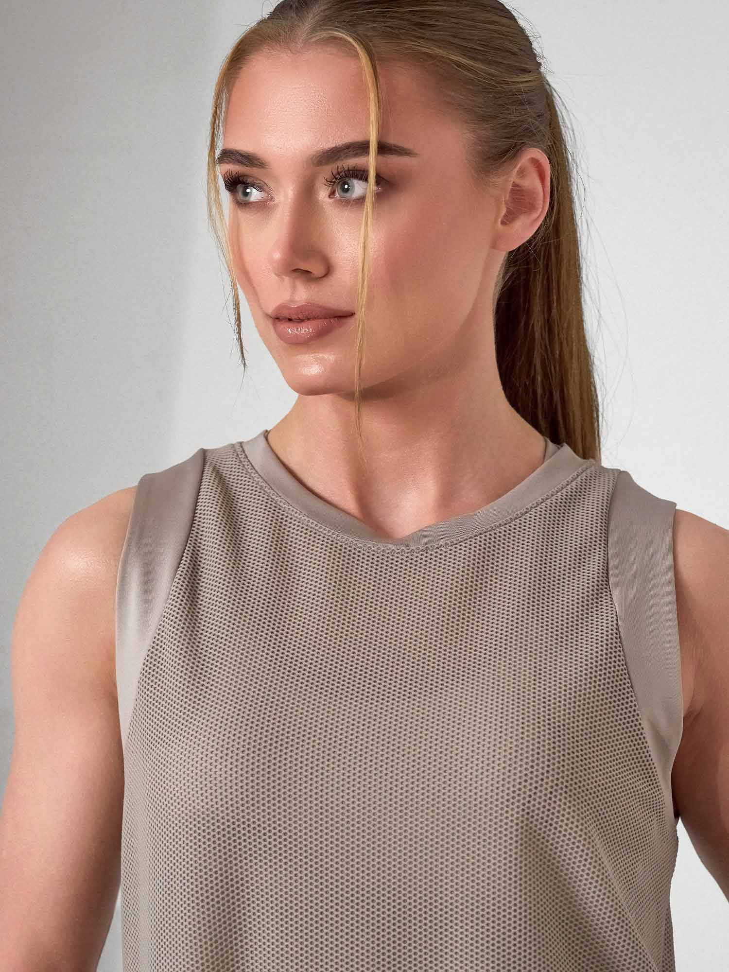 BAILA Mesh Tank Top | Technical Athletic Tank with High - Low Hem | First Position Collection - inPhorm NYCLATTE